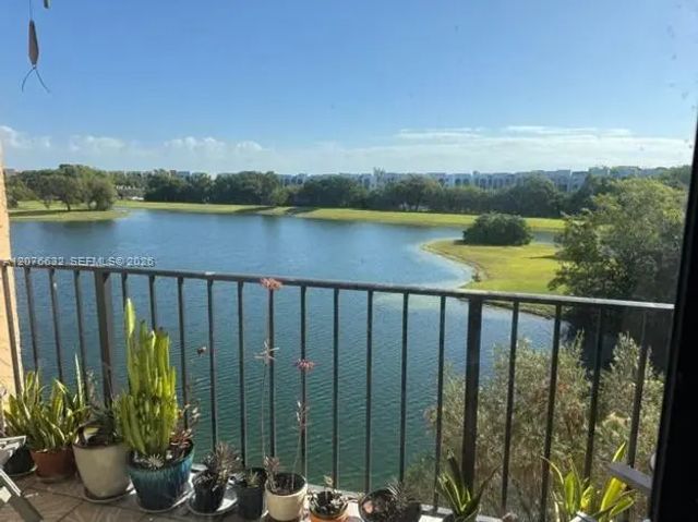 9688 Fontainebleau Boulevard #409, Miami