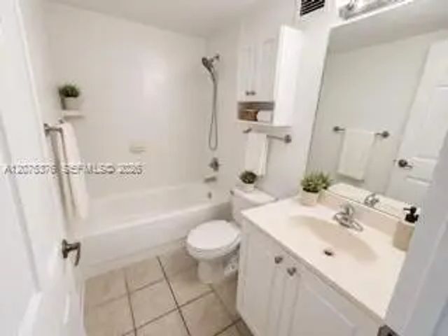4 of 31 - 2501 S Ocean Drive #439, Hollywood, FL