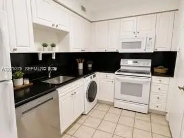 5 of 31 - 2501 S Ocean Drive #439, Hollywood, FL
