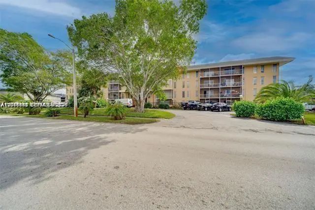 4848 Nw 24th Court #230, Lauderdale Lakes