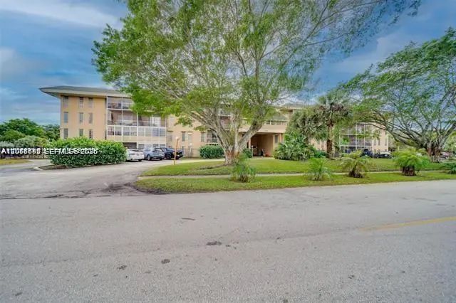 3 of 32 - 4848 Nw 24th Court #230, Lauderdale Lakes, FL