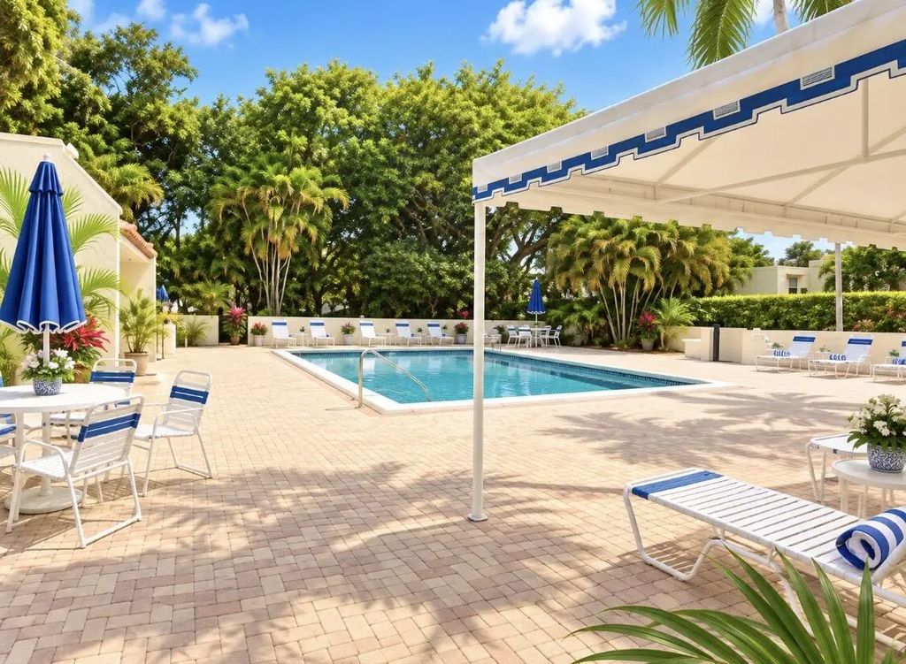1723 Embassy Drive #103, West Palm Beach