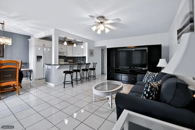 2 of 41 - 203 Coventry I, West Palm Beach, FL