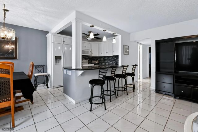 3 of 41 - 203 Coventry I, West Palm Beach, FL
