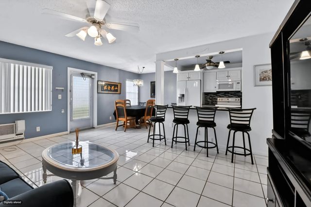 4 of 41 - 203 Coventry I, West Palm Beach, FL