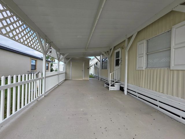 3 of 19 - 15 Grande Vista Way, Port St. Lucie, FL