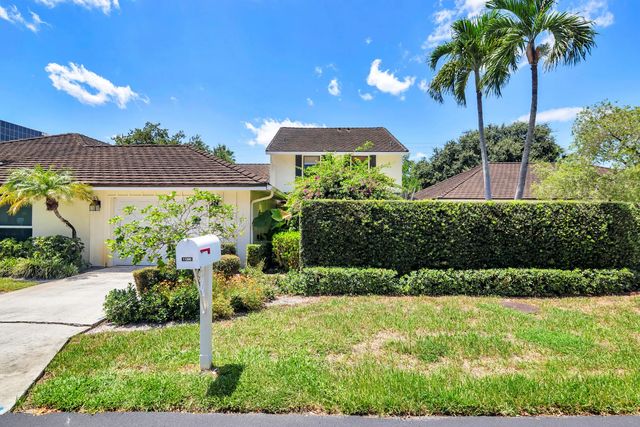 11290 Glen Oaks Court, North Palm Beach