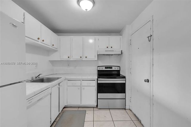 2 of 19 - 9001 Sw 77th Avenue #c402, Miami, FL