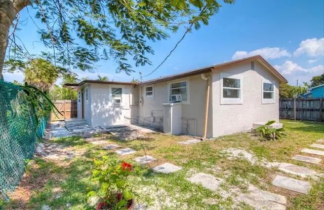 2 of 35 - 2960 Chickamauga Avenue, West Palm Beach, FL