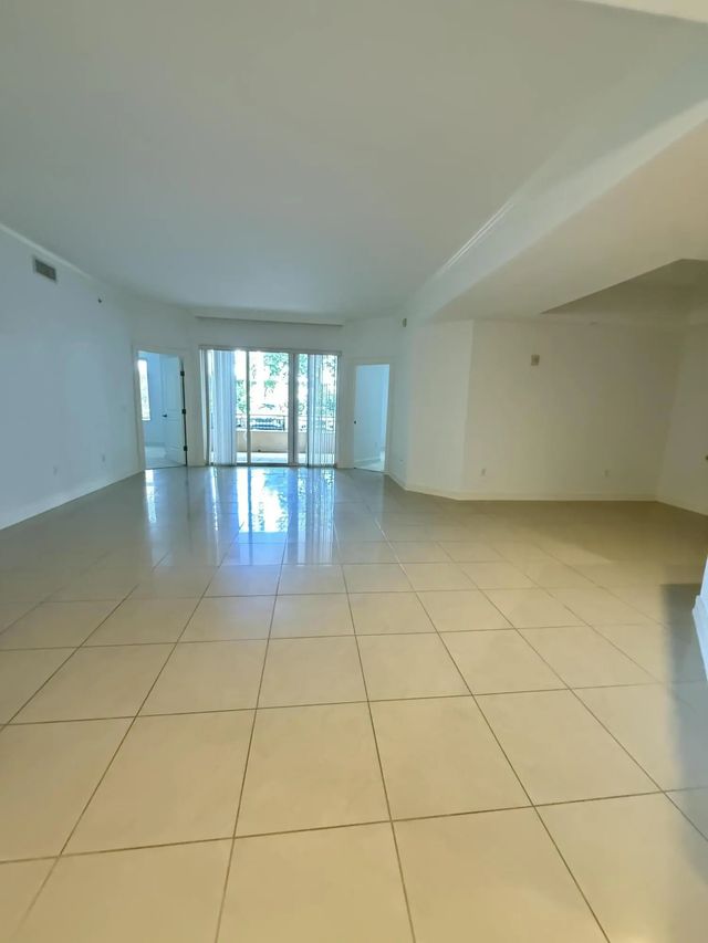 5 of 25 - 16101 Emerald Estates Drive #153, Weston, FL
