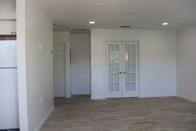 3 of 18 - 47 Se 12th Street, Dania Beach, FL