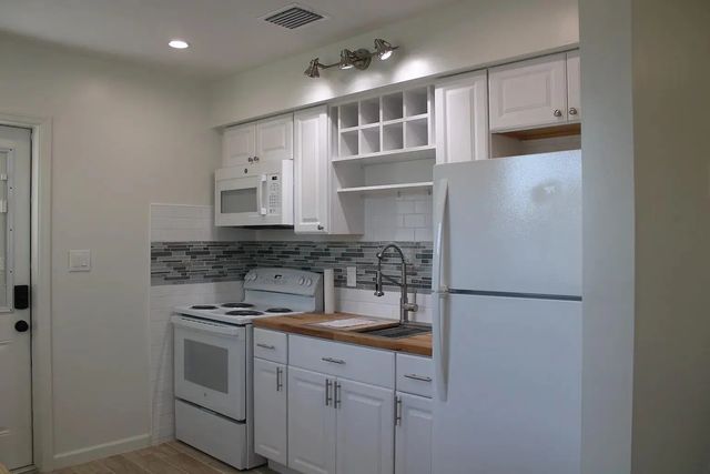 4 of 18 - 47 Se 12th Street, Dania Beach, FL