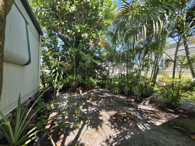 4 of 16 - 6125 N Guava Lane, Atlantis, FL