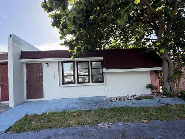 5 of 14 - 1303 Nw 8th Avenue, Fort Lauderdale, FL