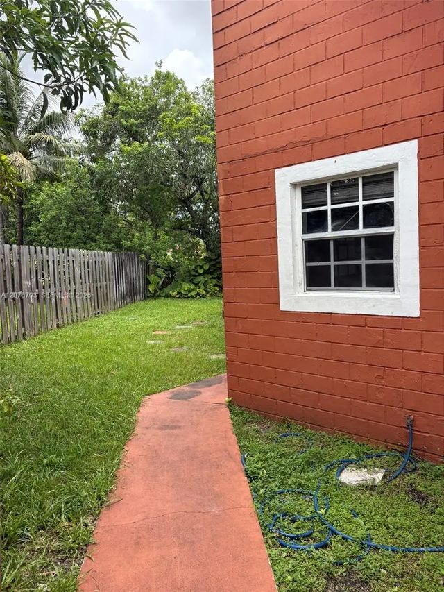 3 of 23 - 14801-03 Ne 7th Avenue, Miami, FL