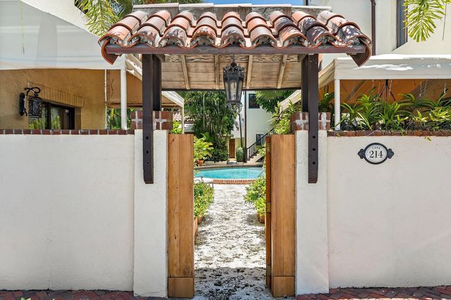 4 of 17 - 214 Chilean Avenue, Palm Beach, FL