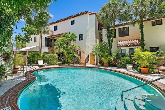 5 of 17 - 214 Chilean Avenue, Palm Beach, FL