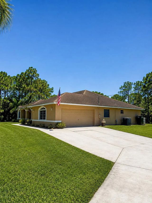 15664 89th Place N, The Acreage
