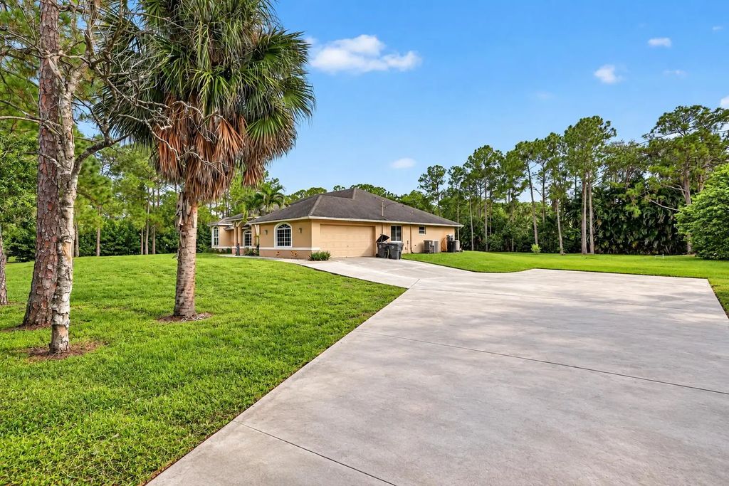 15664 89th Place N, The Acreage