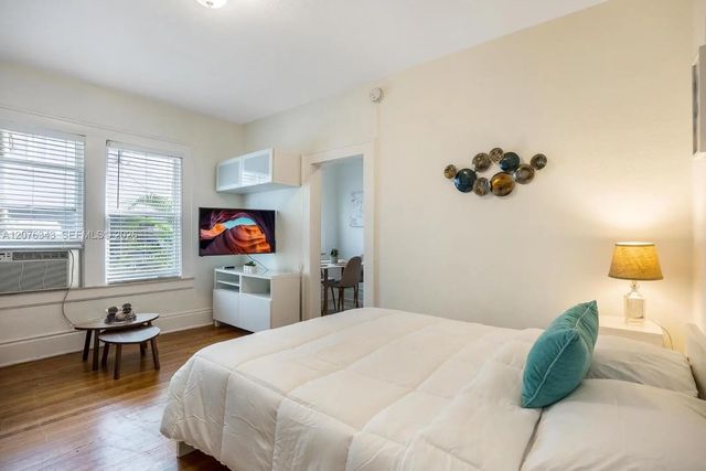 3 of 14 - 124 Mendoza Avenue #4, Coral Gables, FL