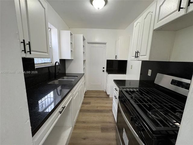 4 of 10 - 748 Ne 127th Street, North Miami, FL