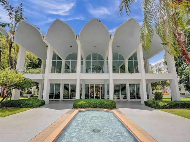 496 Nw 165th St Road #d-310, Miami