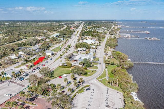 1329 Us Highway 1, Sebastian