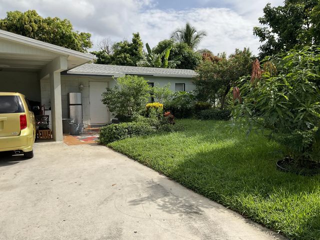3 of 14 - 211 Ne 27th Avenue, Boynton Beach, FL