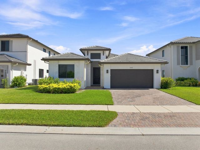 5282 Nevola Avenue, Ave Maria
