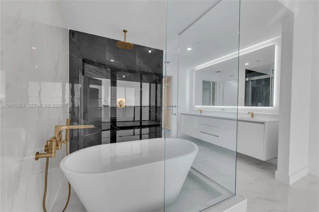 5 of 42 - 700 Ne 24th Street #1407, Miami, FL