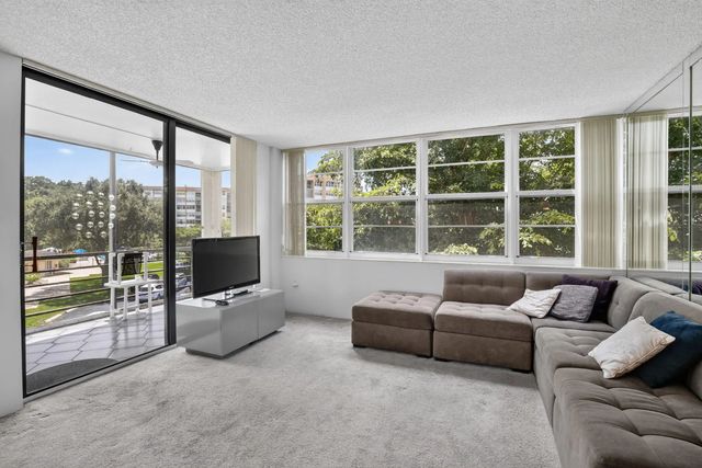 3 of 33 - 1400 Saint Charles Place #313, Pembroke Pines, FL
