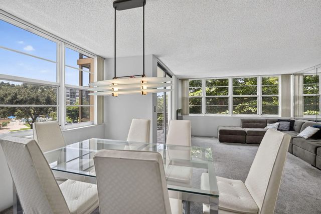 5 of 33 - 1400 Saint Charles Place #313, Pembroke Pines, FL
