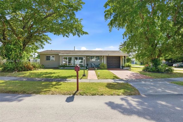 2 of 39 - 20510 Jacaranda Road, Cutler Bay, FL