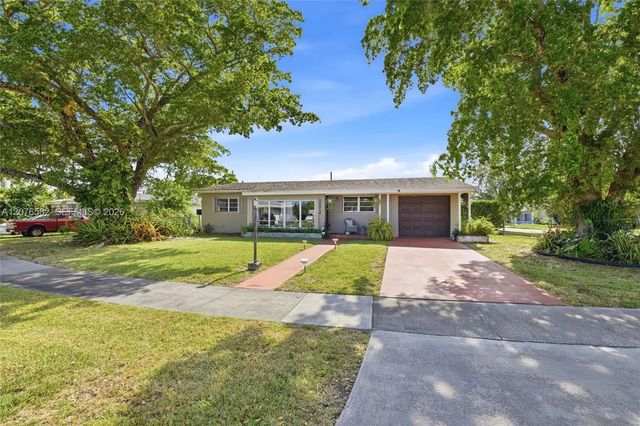 3 of 39 - 20510 Jacaranda Road, Cutler Bay, FL