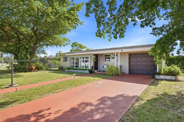 5 of 39 - 20510 Jacaranda Road, Cutler Bay, FL