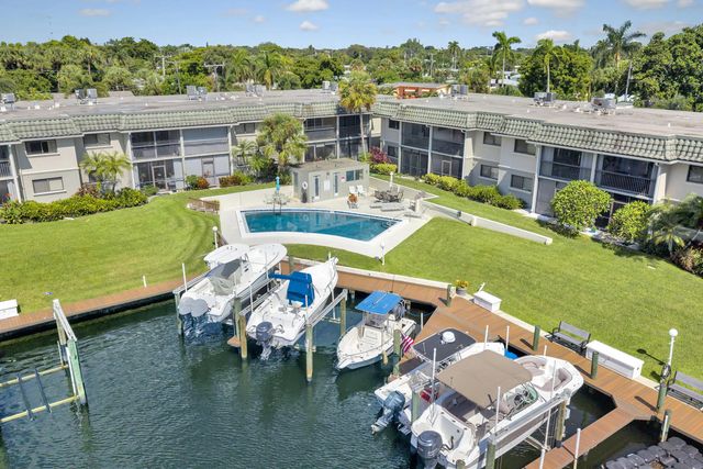 326 Northlake Drive #201, North Palm Beach