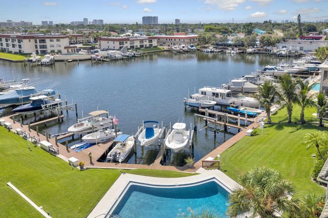 2 of 28 - 326 Northlake Drive #201, North Palm Beach, FL