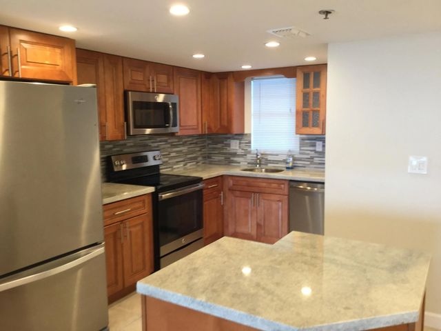 3001 W Rolling Hills Circle #709, Davie