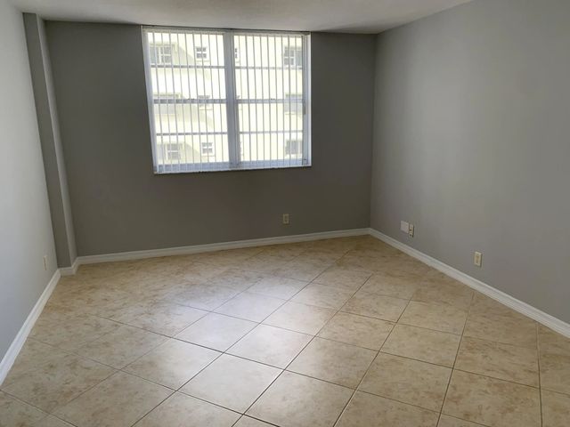 3 of 15 - 3001 W Rolling Hills Circle #709, Davie, FL