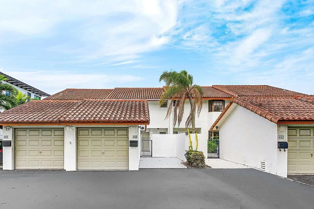 4 of 40 - 605 Ne 19th Avenue, Deerfield Beach, FL