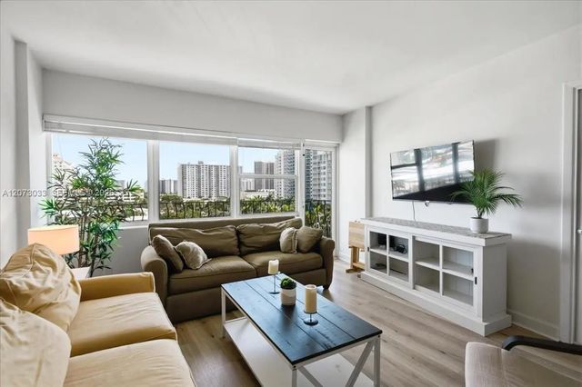 3250 Ne 28th Street #806, Fort Lauderdale