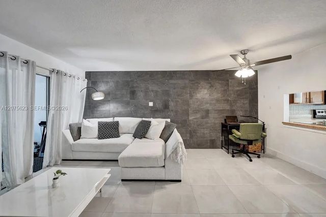 3000 Nw 5th Terrace #112, Pompano Beach