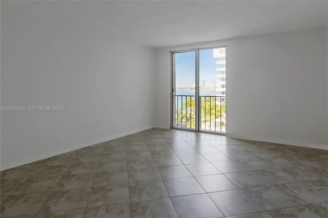 2 of 10 - 800 West Avenue #509, Miami Beach, FL
