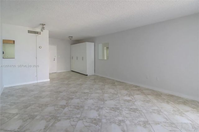 3 of 10 - 800 West Avenue #509, Miami Beach, FL