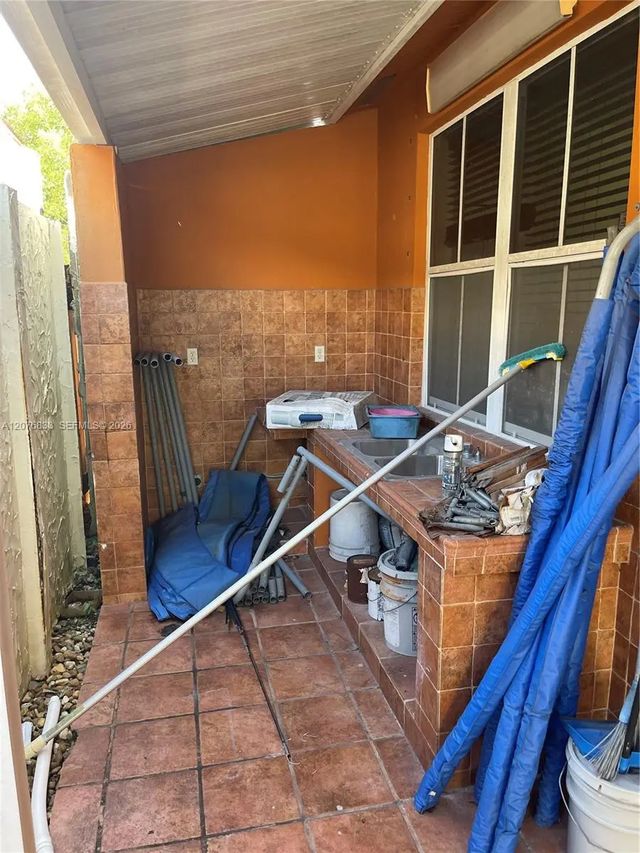 3 of 6 - 15523 Sw 36th Terrace, Miami, FL