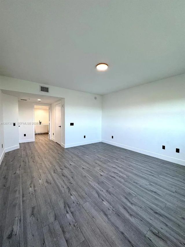 3 of 12 - 15051 Royal Oaks Lane #1403, North Miami, FL