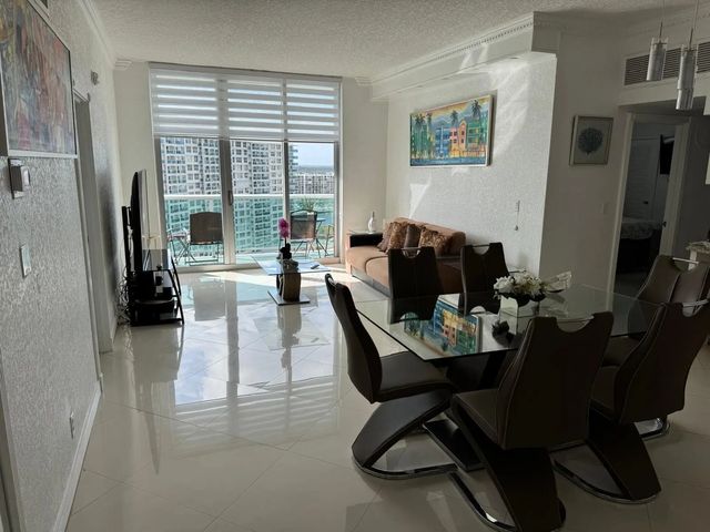 4 of 14 - 3901 S Ocean Drive #16p, Hollywood, FL