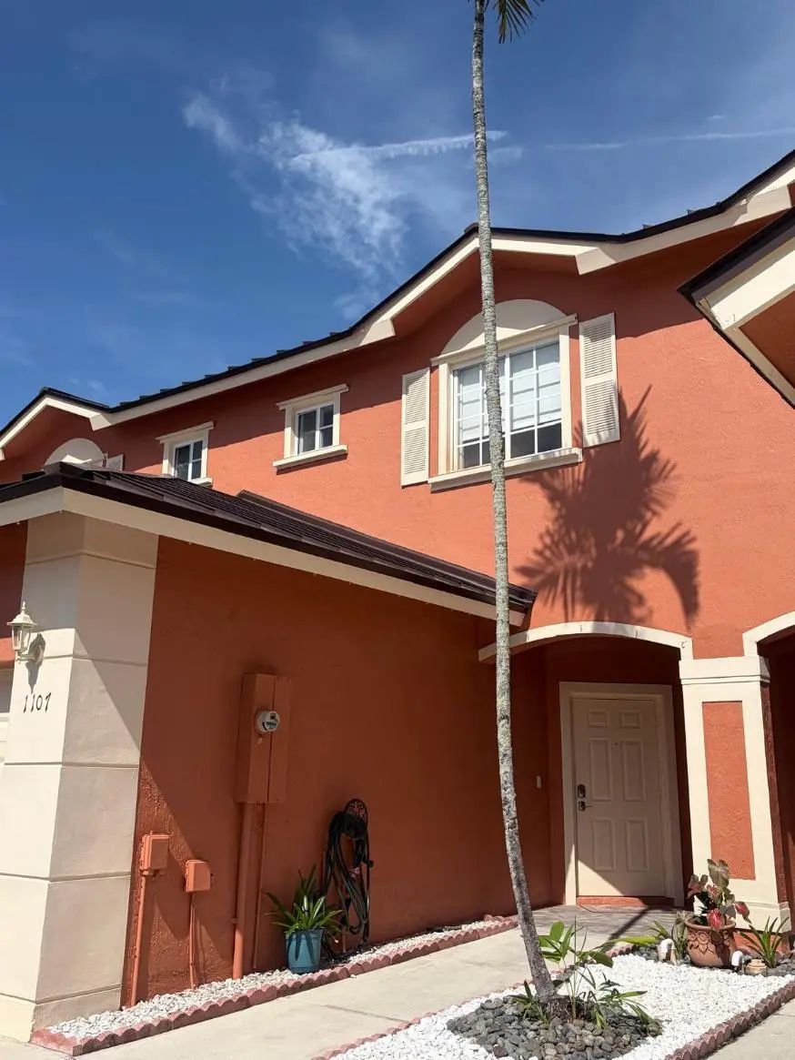 1107 Nw 100th Avenue, Pembroke Pines