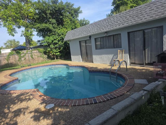 4 of 6 - 6110 Nw 8th Street, Margate, FL