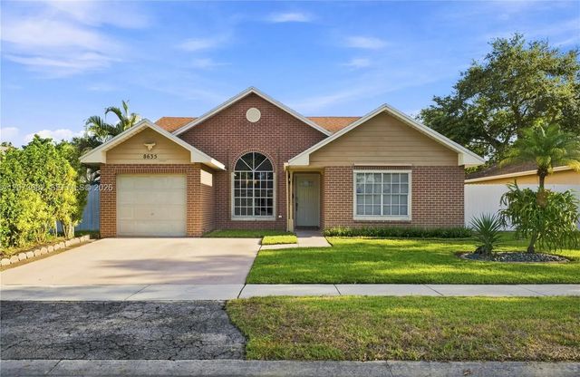 8635 Sw 15th Street, Pembroke Pines